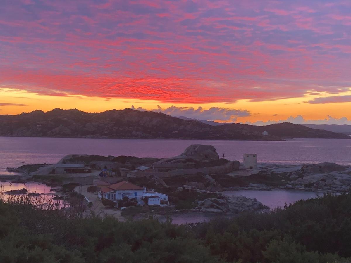 Willa A Punta Tegge Il Mare La Spiaggia Il Tramonto La Maddalena  Zewnętrze zdjęcie